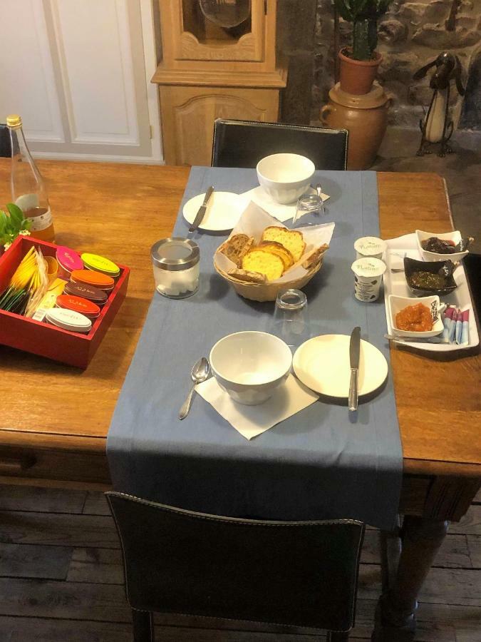 Bed and Breakfast L'Embellie Bertignat Exterior foto