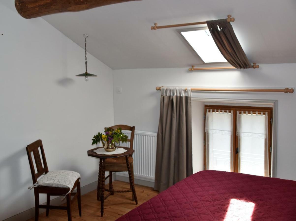 Bed and Breakfast L'Embellie Bertignat Exterior foto